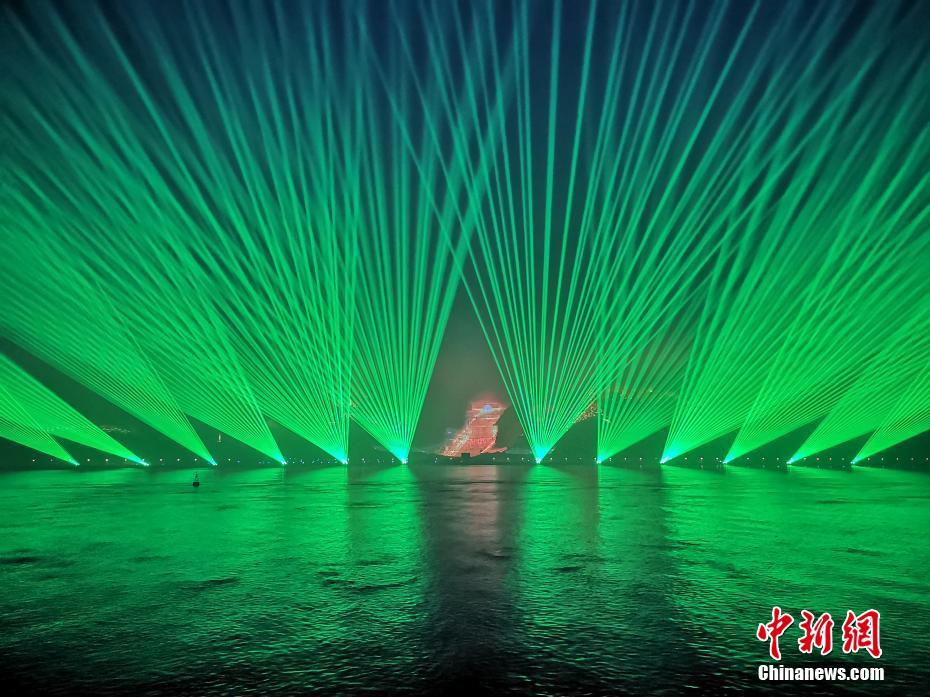 往日不再最后地区的暴走潮用什么武器装备比较好